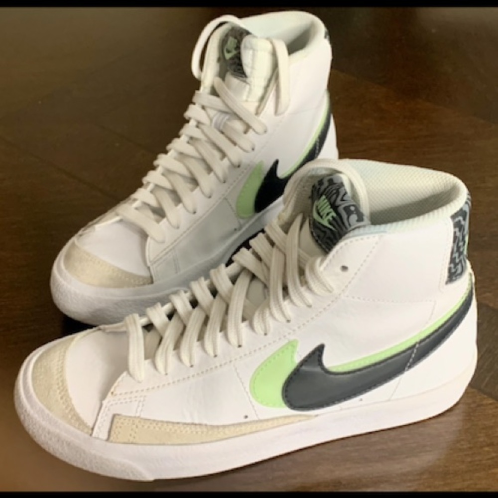 Nike GSG Blazer Mid in White / Green / Gray, Size 4